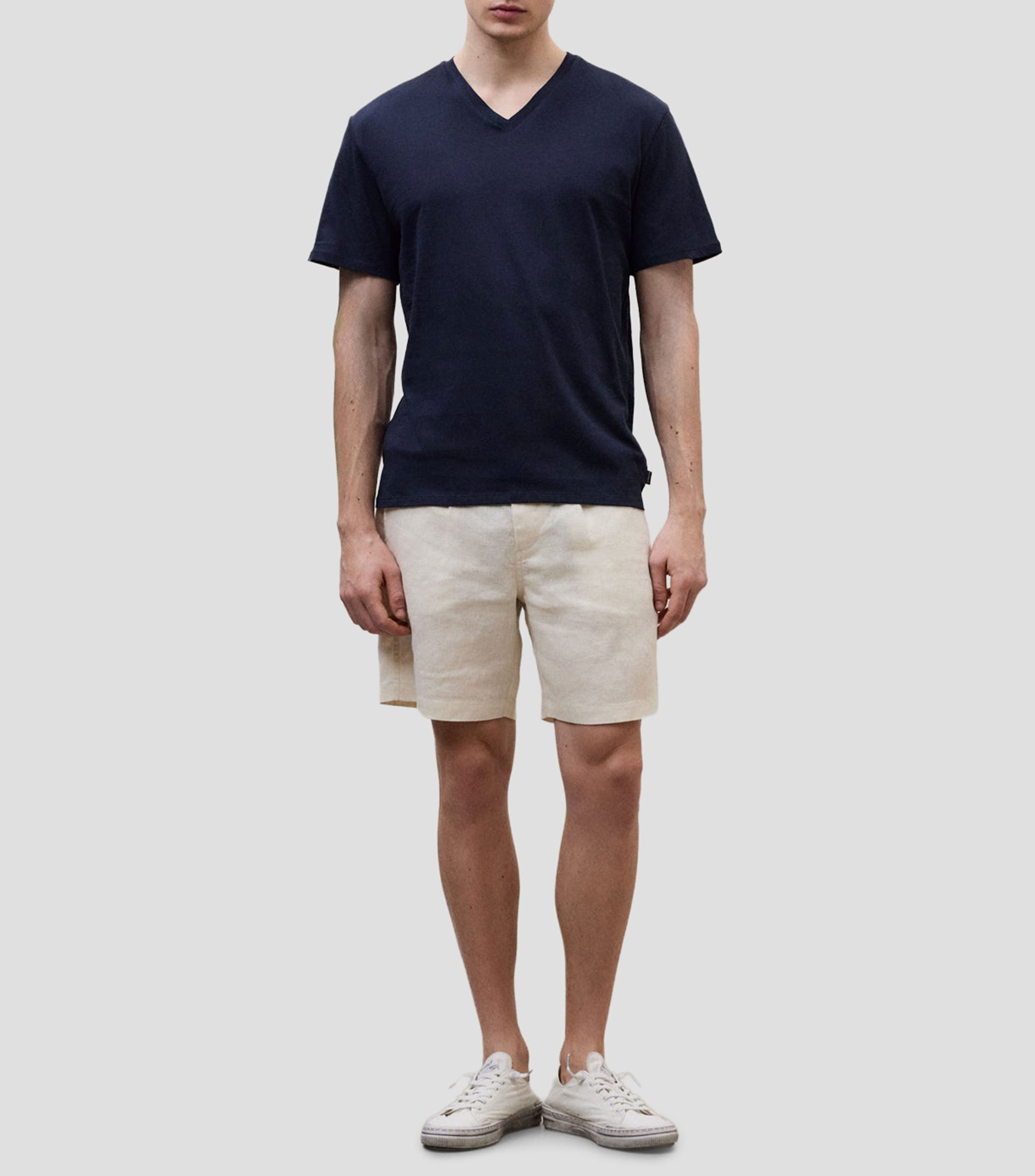 Playera cuello V manga corta lisa Hombre